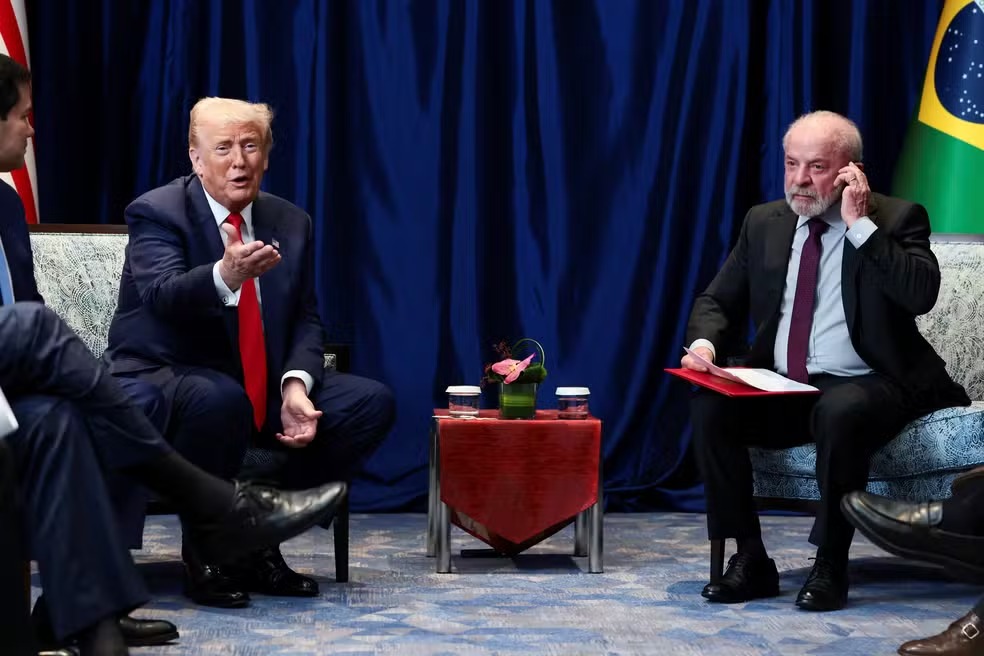Após zerar tarifaço, Trump promete ‘grande notícia’ ao Brasil