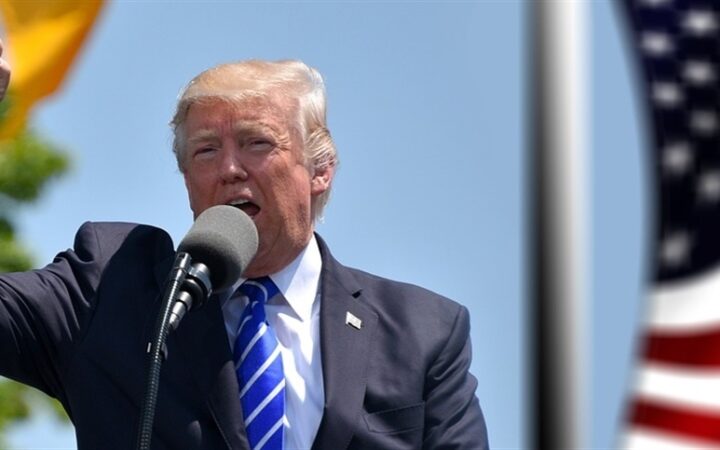 Trump promete aumentar tarifas após decisão judicial e anuncia nova política tarifária global