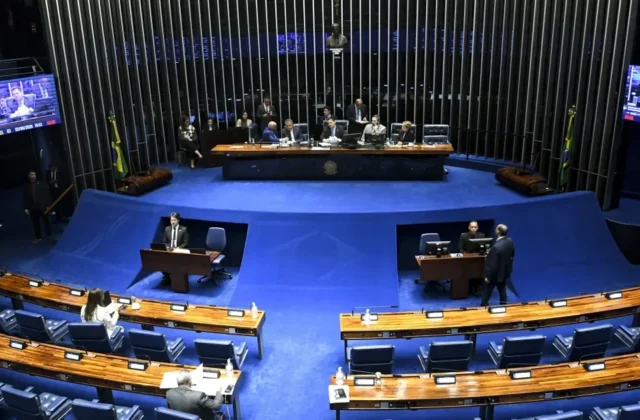 Fim da 6×1: votação em plenário ainda é dúvida e depende de quórum